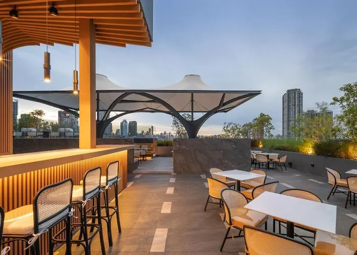 Ramada Plaza By Wyndham Sukhumvit 48 ホテル 4*