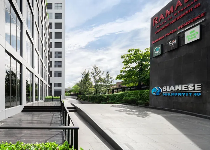 Ramada Plaza By Wyndham Sukhumvit 48 ホテル 4*