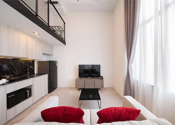 Отель Ramada Plaza By Wyndham Sukhumvit 48