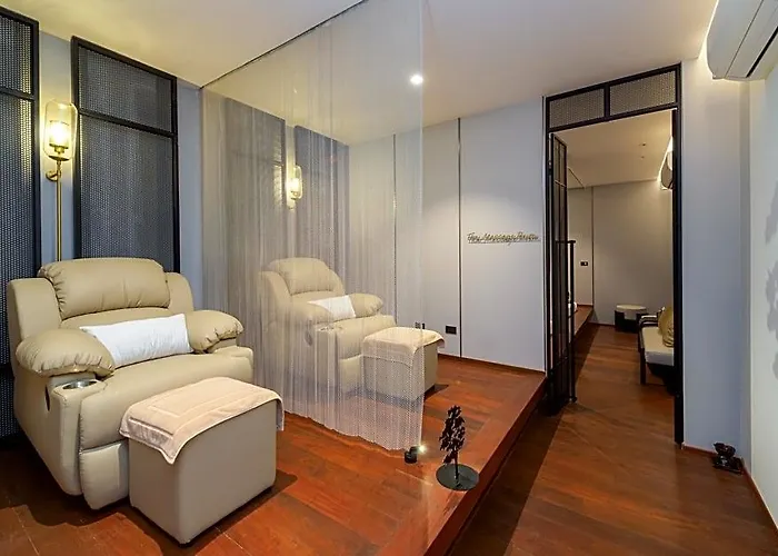 Ramada Plaza By Wyndham Sukhumvit 48 ホテル