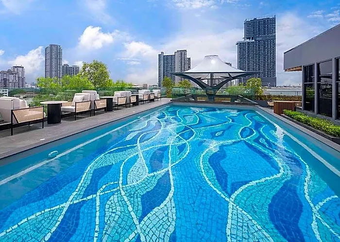 Отель Ramada Plaza By Wyndham Sukhumvit 48